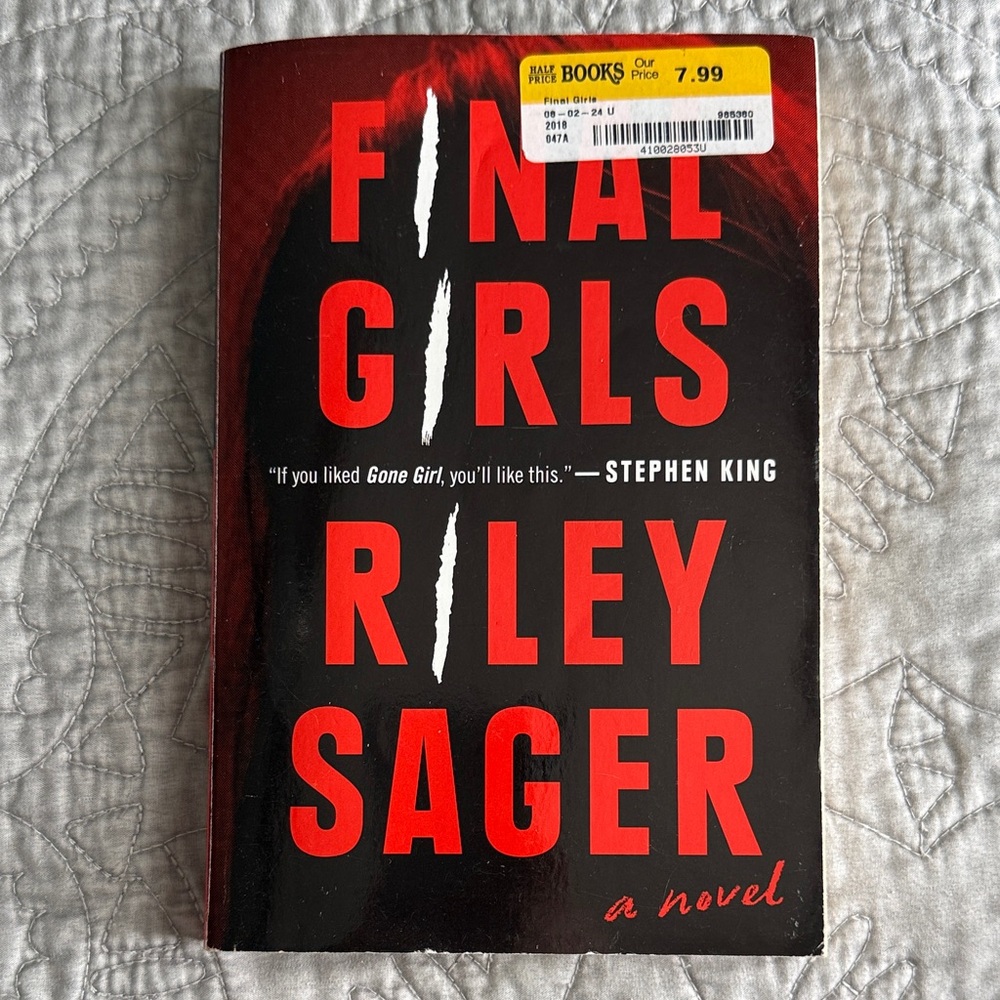 Final Girls by Riley Sager Papeback